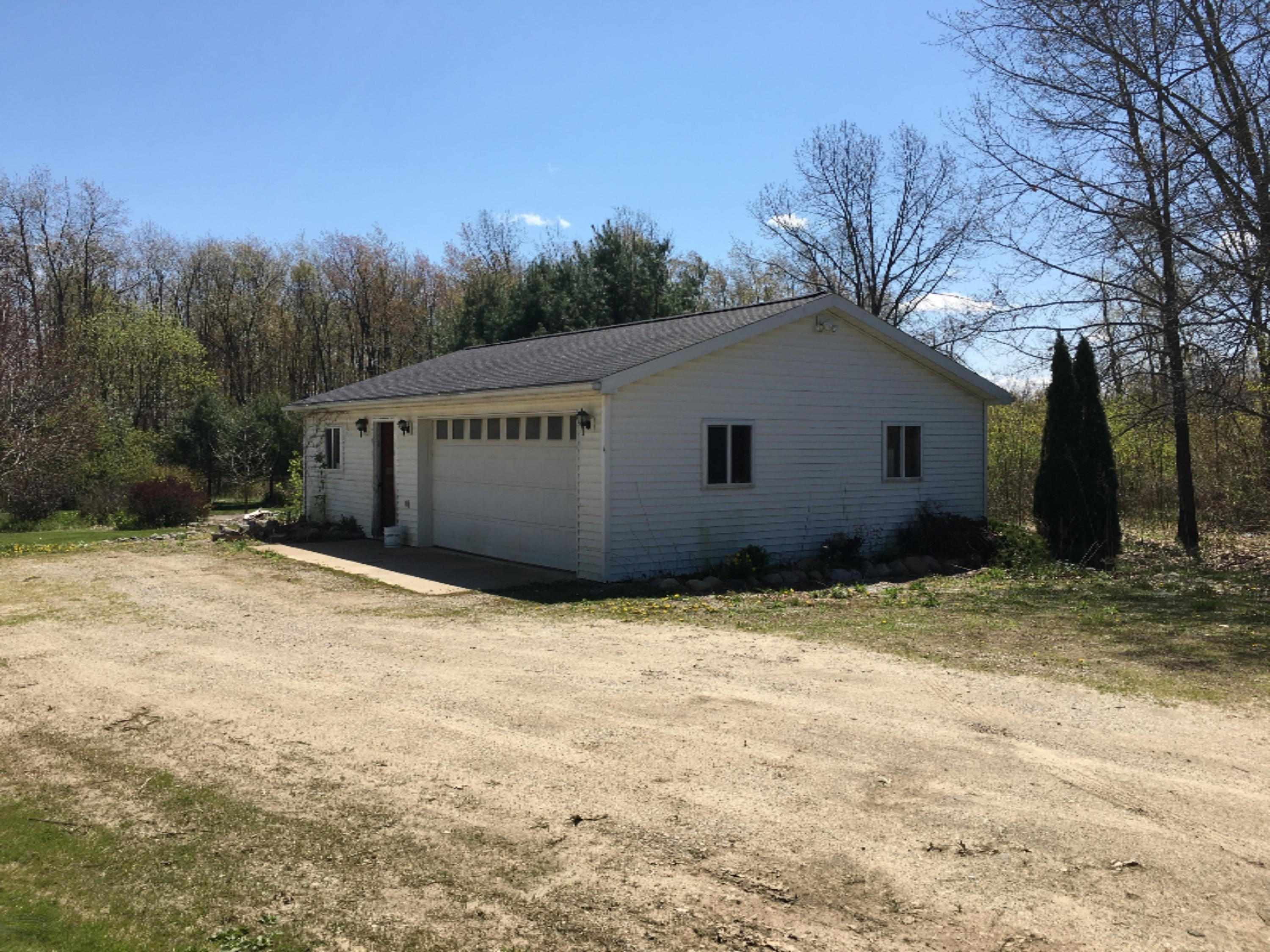 3671 Cronk Road Allen, MI 49227 - Photo 4 of 19 IMG_0755