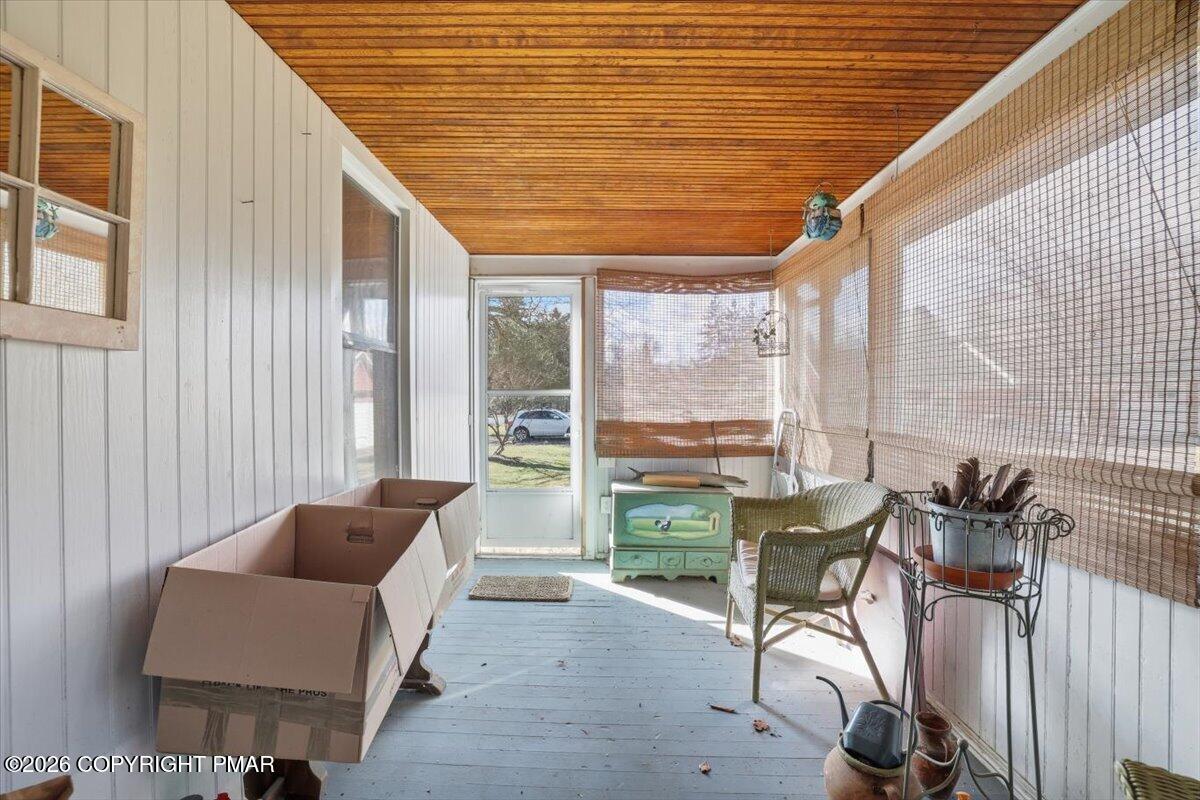 2487 Mountain Road Stroudsburg, PA 18360 - Photo 27 of 61 44-Photo-43
