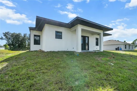 $319,700 | 447 Redwing Street, Lehigh Acres, FL 33974