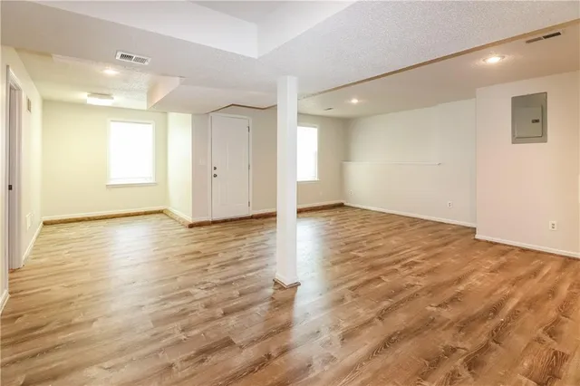 $2,295 | 609 Northeast Bristol Drive, Lee's Summit, MO 64086