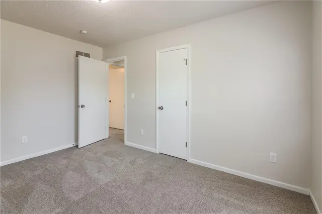 $2,295 | 609 Northeast Bristol Drive, Lee's Summit, MO 64086