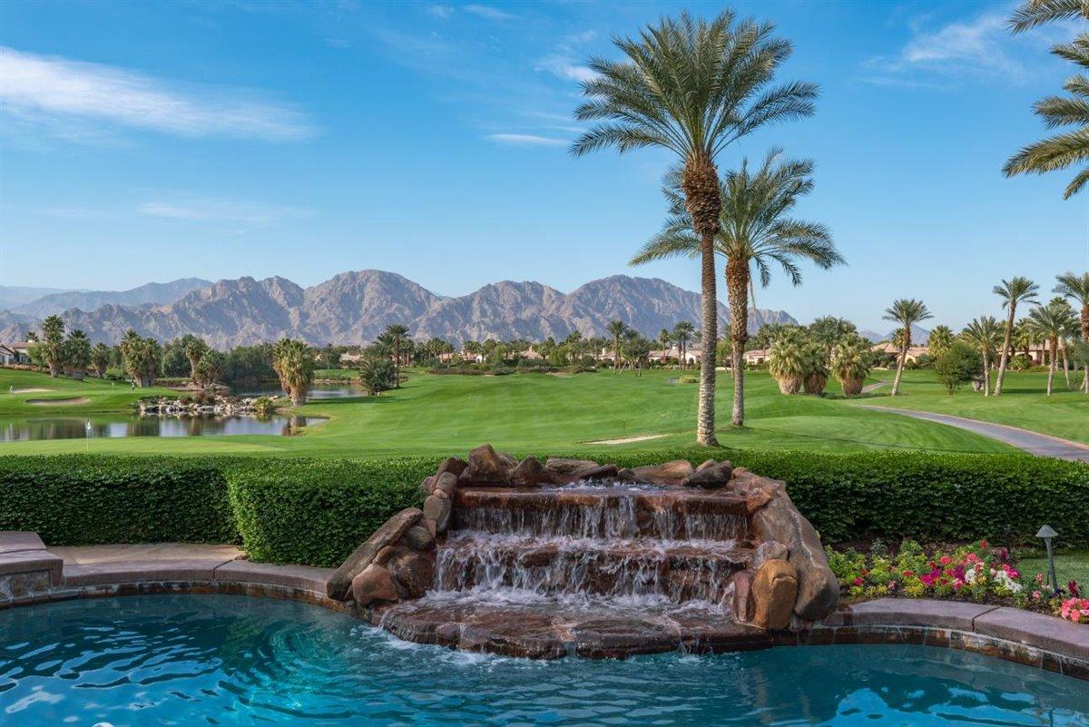 58445 Carmona La Quinta, CA 92253 - Photo 38 of 70 a view of a garden with a house