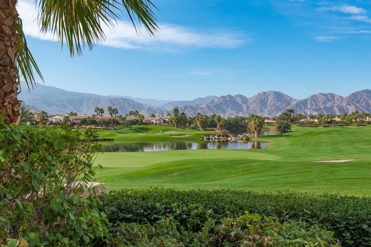 58445 Carmona La Quinta, CA 92253 - Photo 4 of 70 a view of a town with mountains in the background