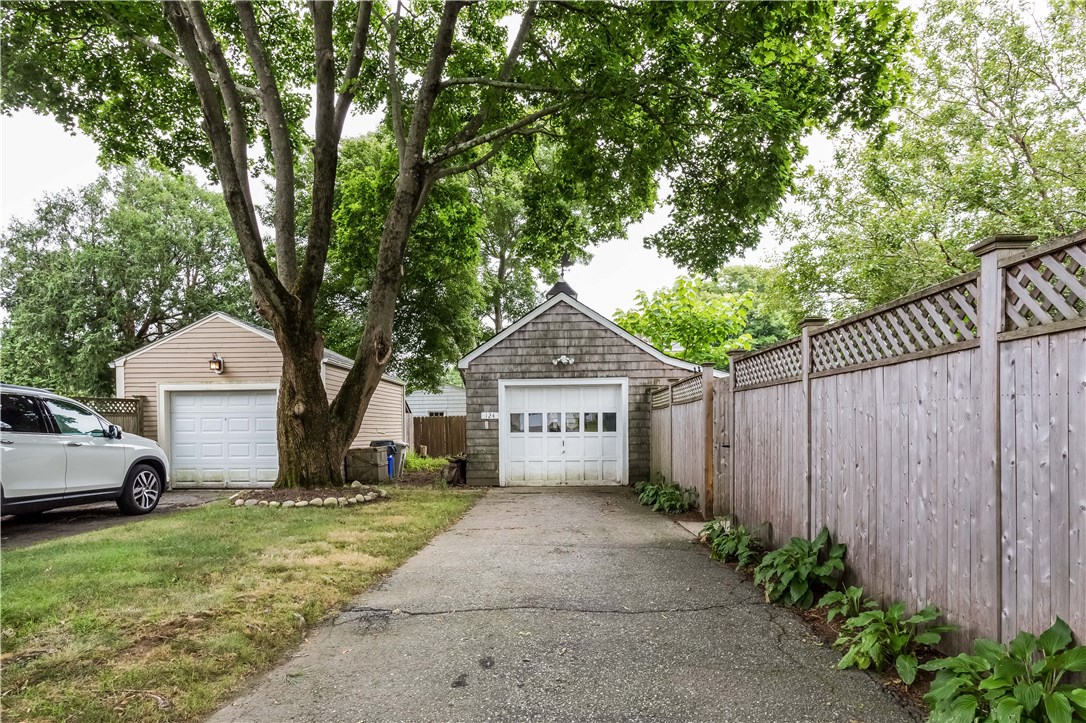 124 Beach Road Bristol, RI 02809 - Photo 21 of 33