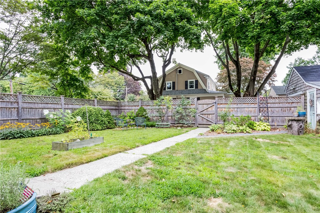 124 Beach Road Bristol, RI 02809 - Photo 26 of 33