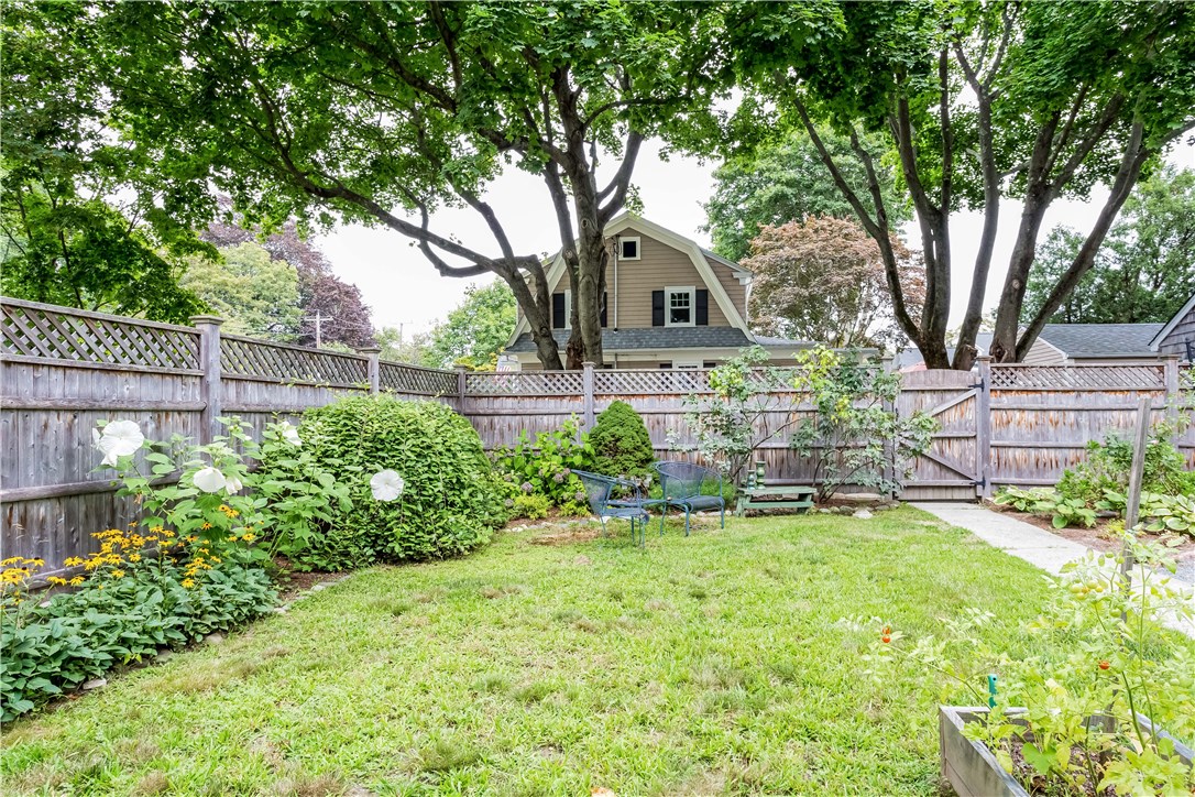 124 Beach Road Bristol, RI 02809 - Photo 29 of 33