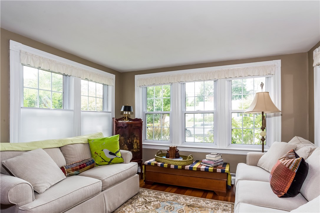 124 Beach Road Bristol, RI 02809 - Photo 6 of 33