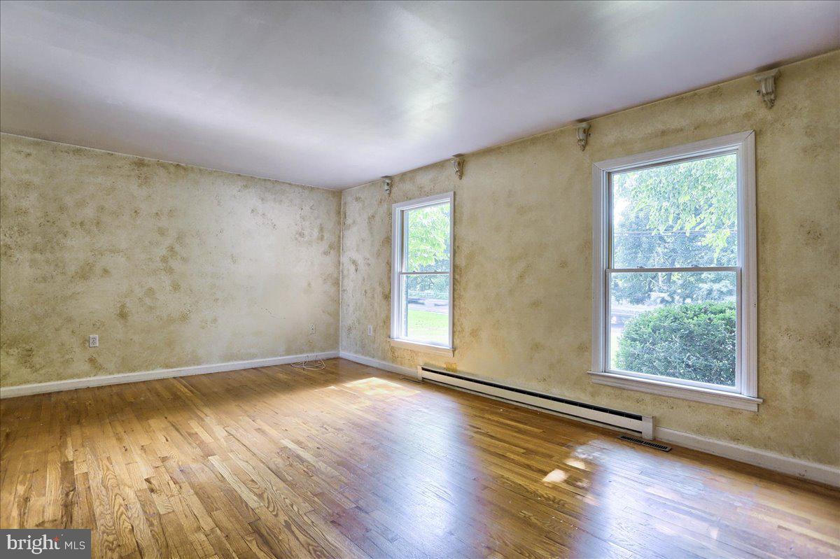 424 Orrs Bridge Road Camp Hill, PA 17011 - Photo 8 of 35