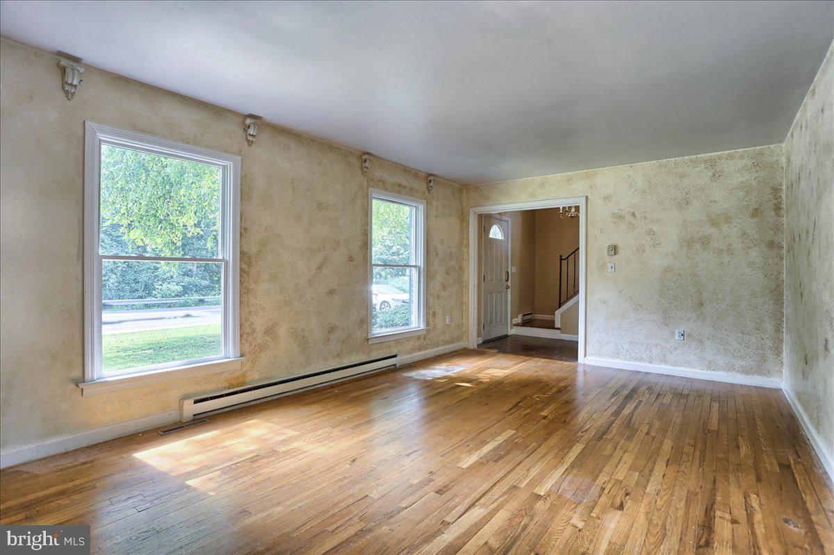 424 Orrs Bridge Road Camp Hill, PA 17011 - Photo 10 of 35