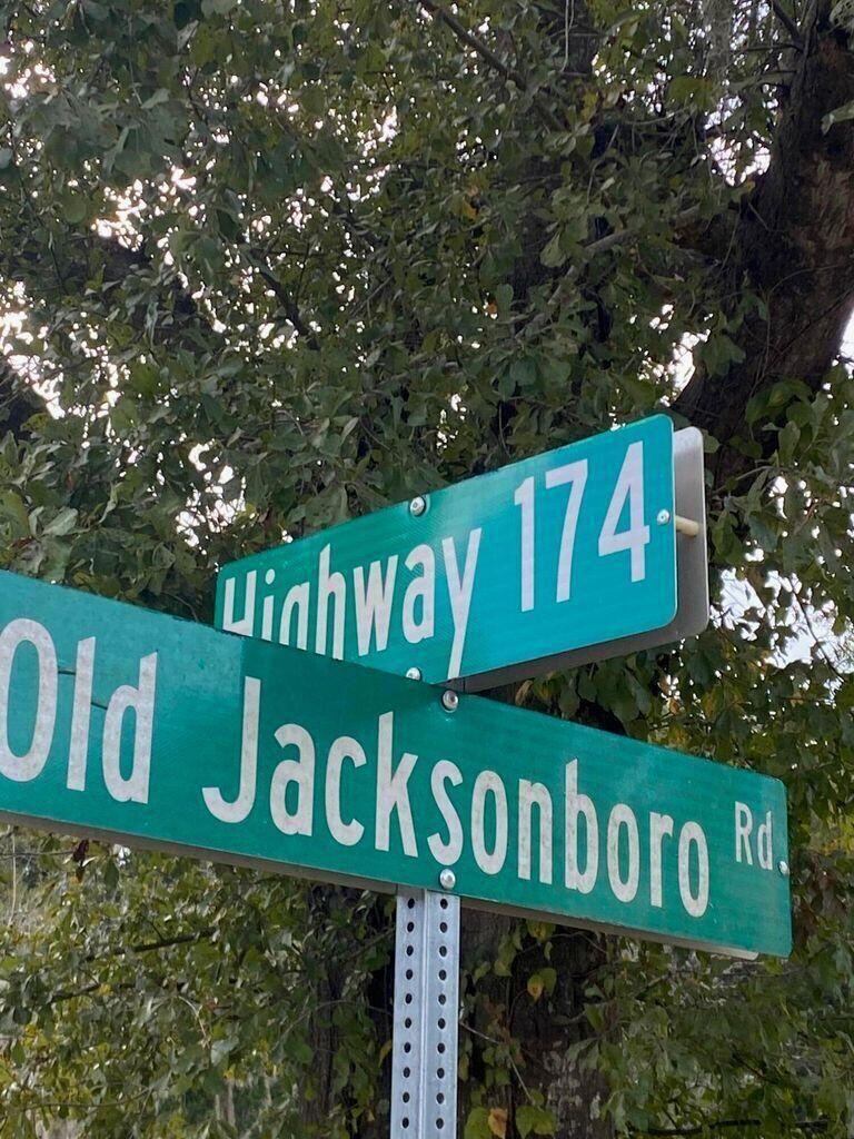 8016 Old Jacksonboro Road Adams Run, SC 29426 - Photo 2 of 7 20220103221928407260000000-o