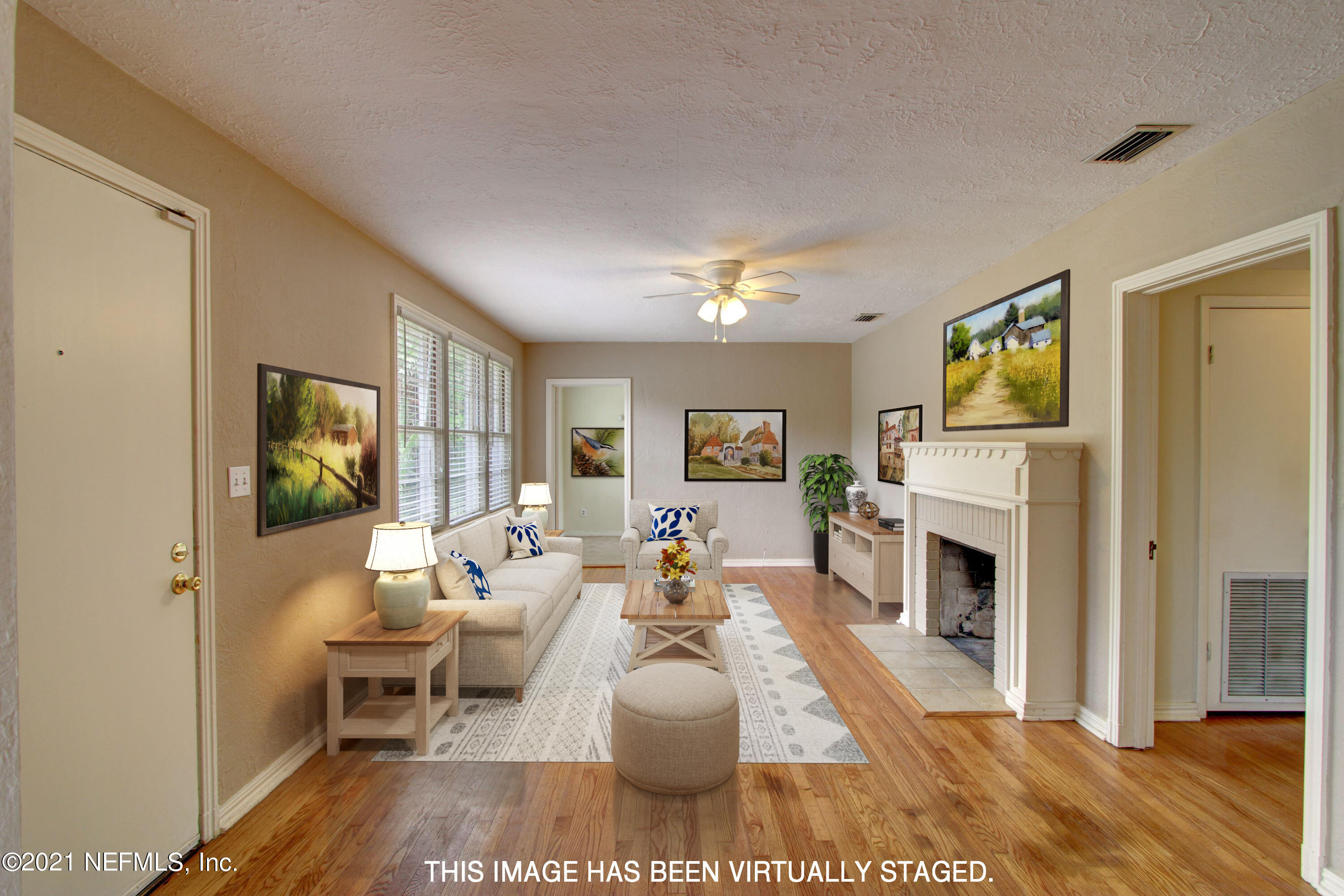 1529 Pershing Road Jacksonville, FL 32205 - Photo 5 of 30 b1 Living Rm