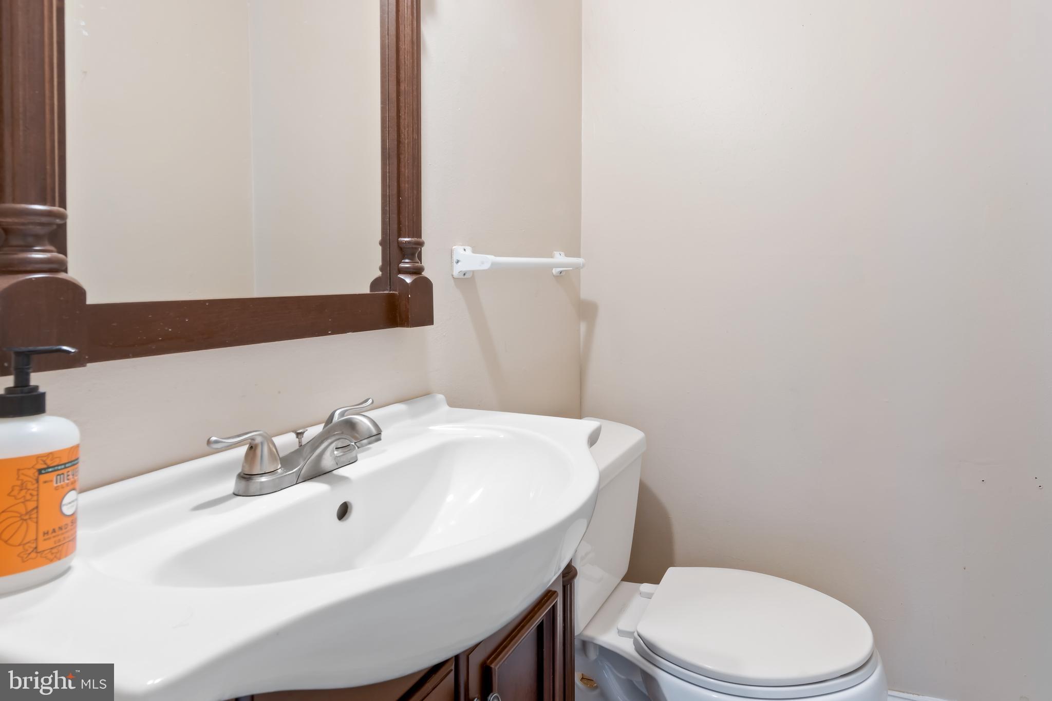 668 Davis Lane Wayne, PA 19087 - Photo 14 of 21 Powder Room