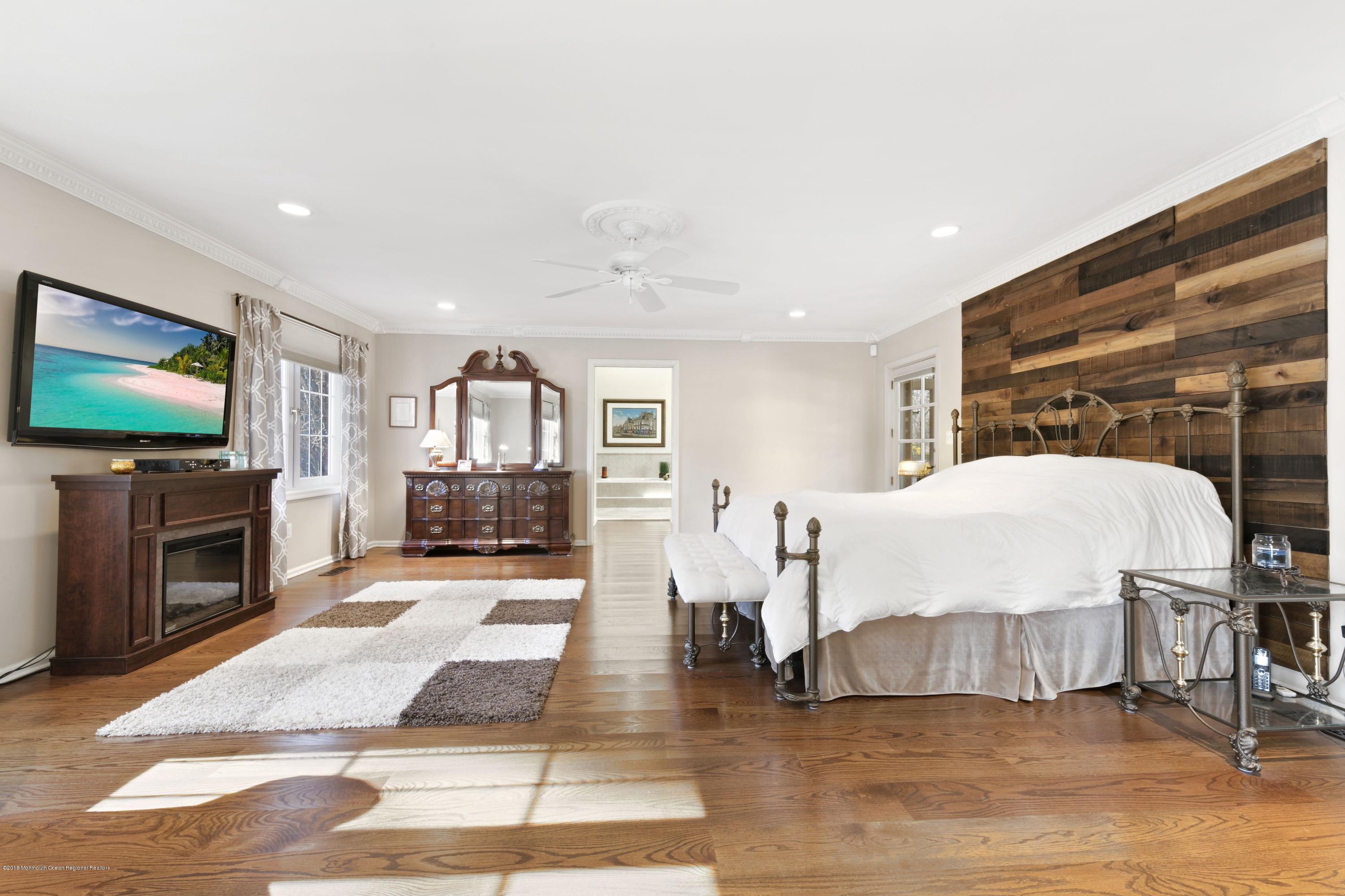1211 Gully Road Neptune, NJ 07753 - Photo 4 of 12 233A0007
