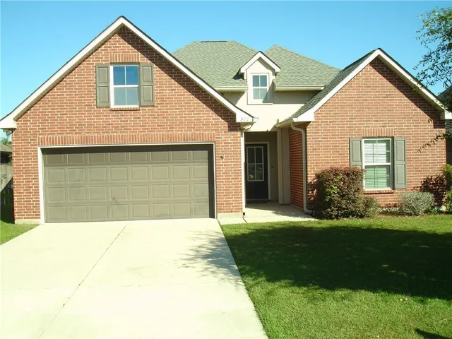 $284,000 | 300 Mansfield Drive, Slidell, LA 70458