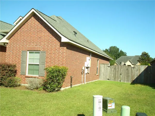 $284,000 | 300 Mansfield Drive, Slidell, LA 70458