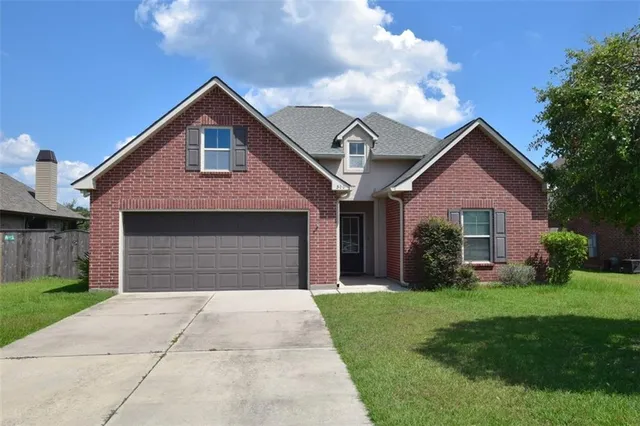 $284,000 | 300 Mansfield Drive, Slidell, LA 70458