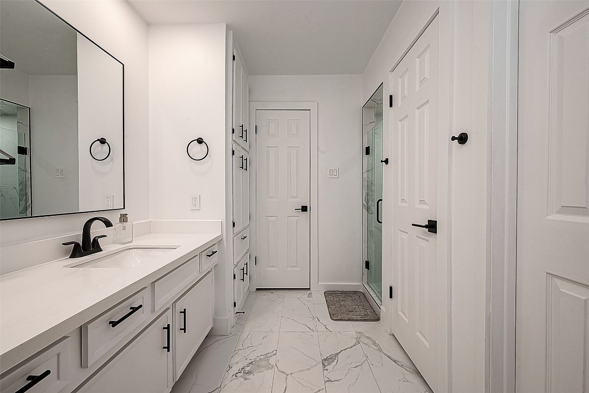 3511 Coltwood Drive Spring, TX 77388 - Photo 18 of 26 Primary Bath