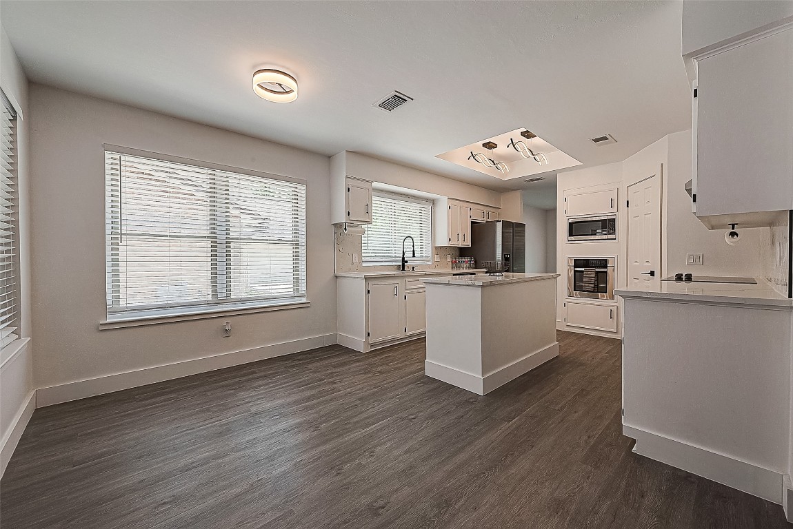 3511 Coltwood Drive Spring, TX 77388 - Photo 10 of 26 Kitchen & Breakfast