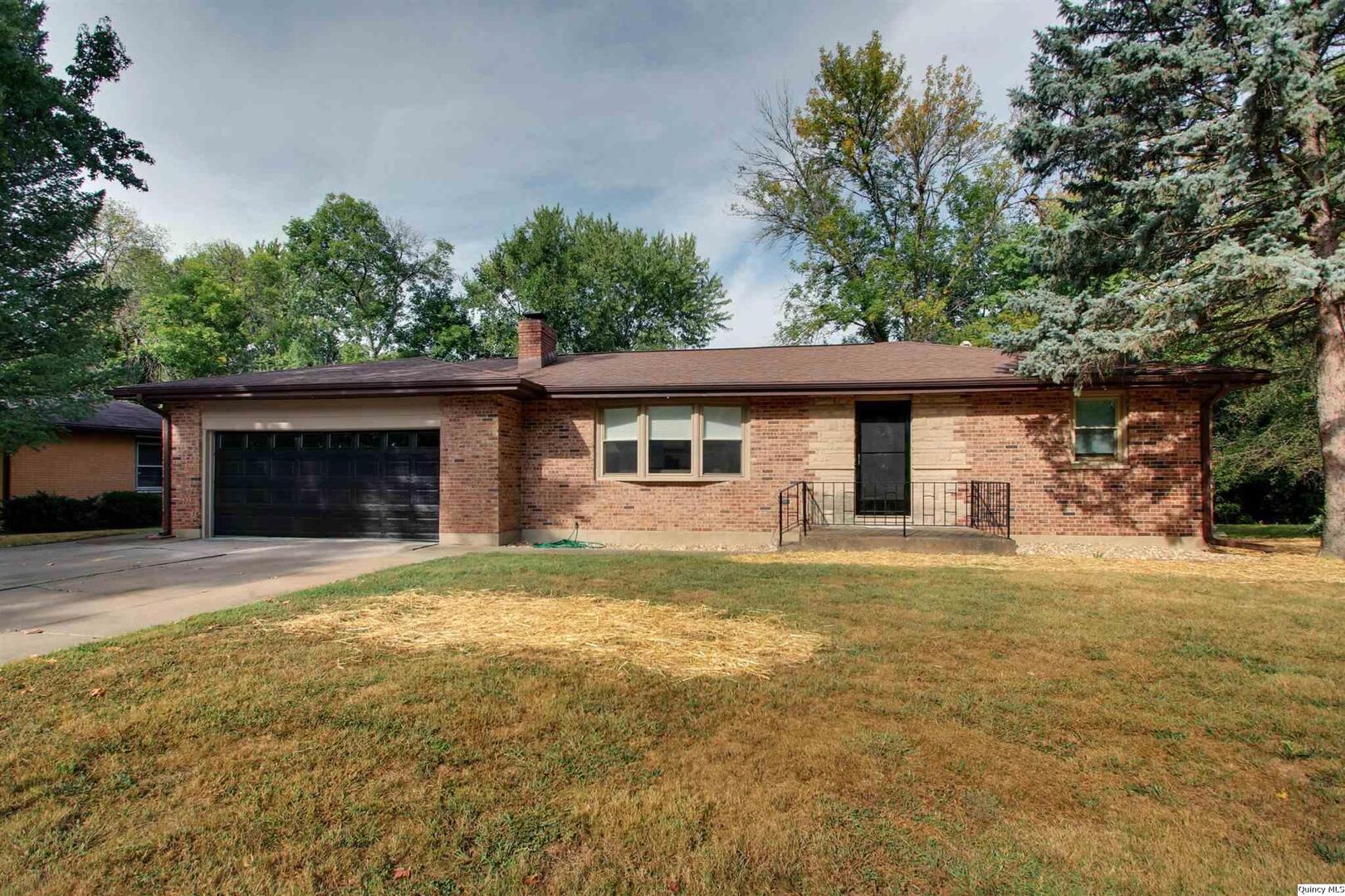 1524 Curtis Creek Road Quincy, IL 62301 - Photo 1 of 26 Gallery Image 1