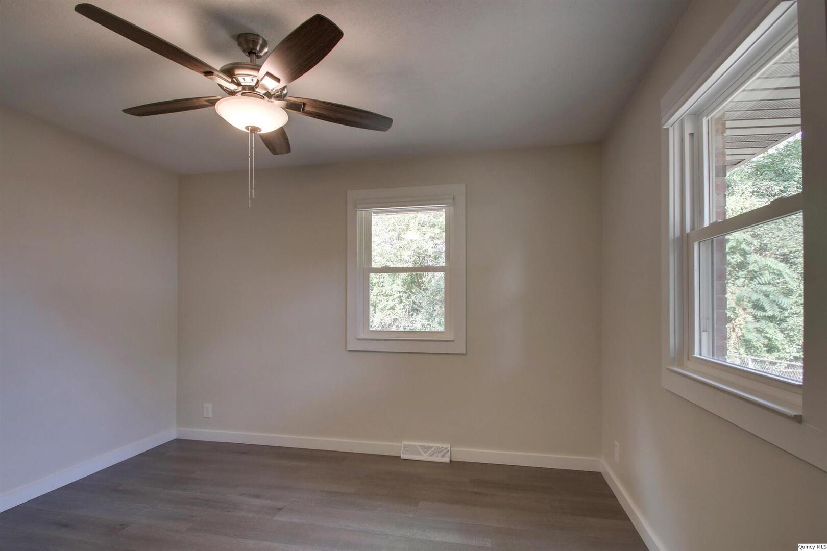 1524 Curtis Creek Road Quincy, IL 62301 - Photo 16 of 26 Gallery Image 16