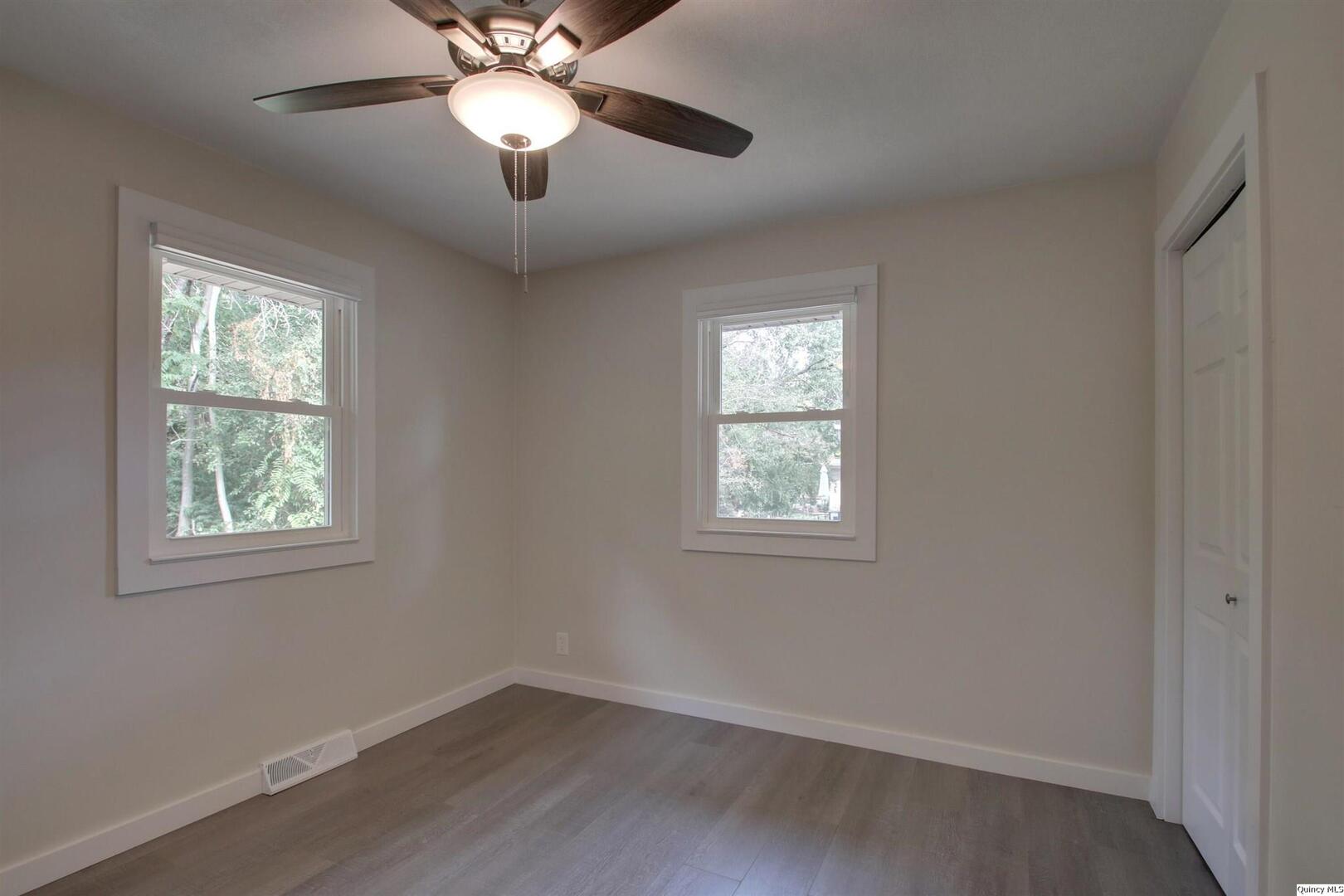 1524 Curtis Creek Road Quincy, IL 62301 - Photo 17 of 26 Gallery Image 17
