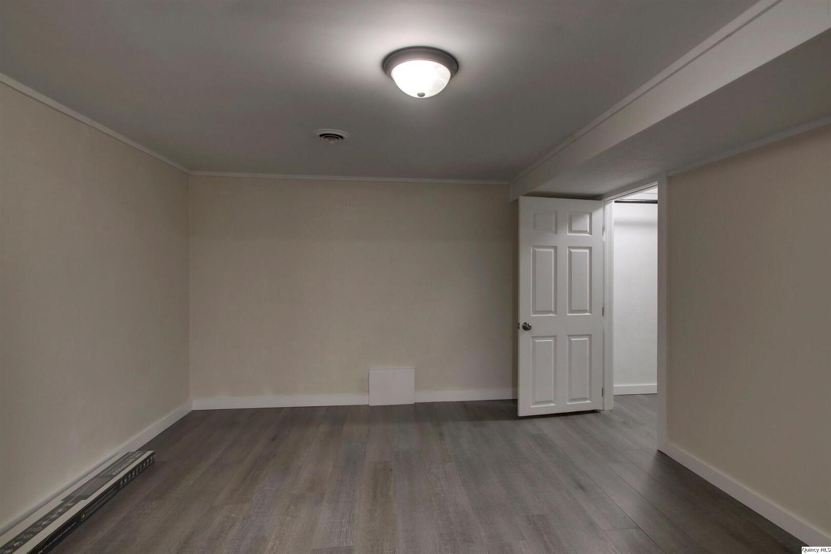 1524 Curtis Creek Road Quincy, IL 62301 - Photo 18 of 26 Gallery Image 18