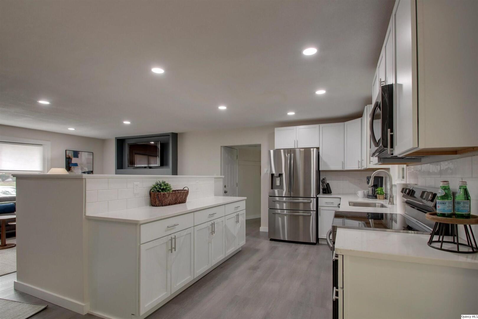 1524 Curtis Creek Road Quincy, IL 62301 - Photo 7 of 26 Gallery Image 7