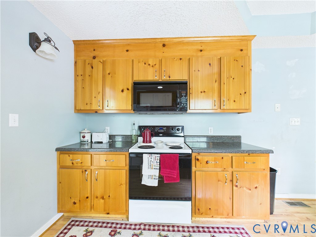 1035 Cole Harbor Road Blackstone, VA 23824 - Photo 22 of 39