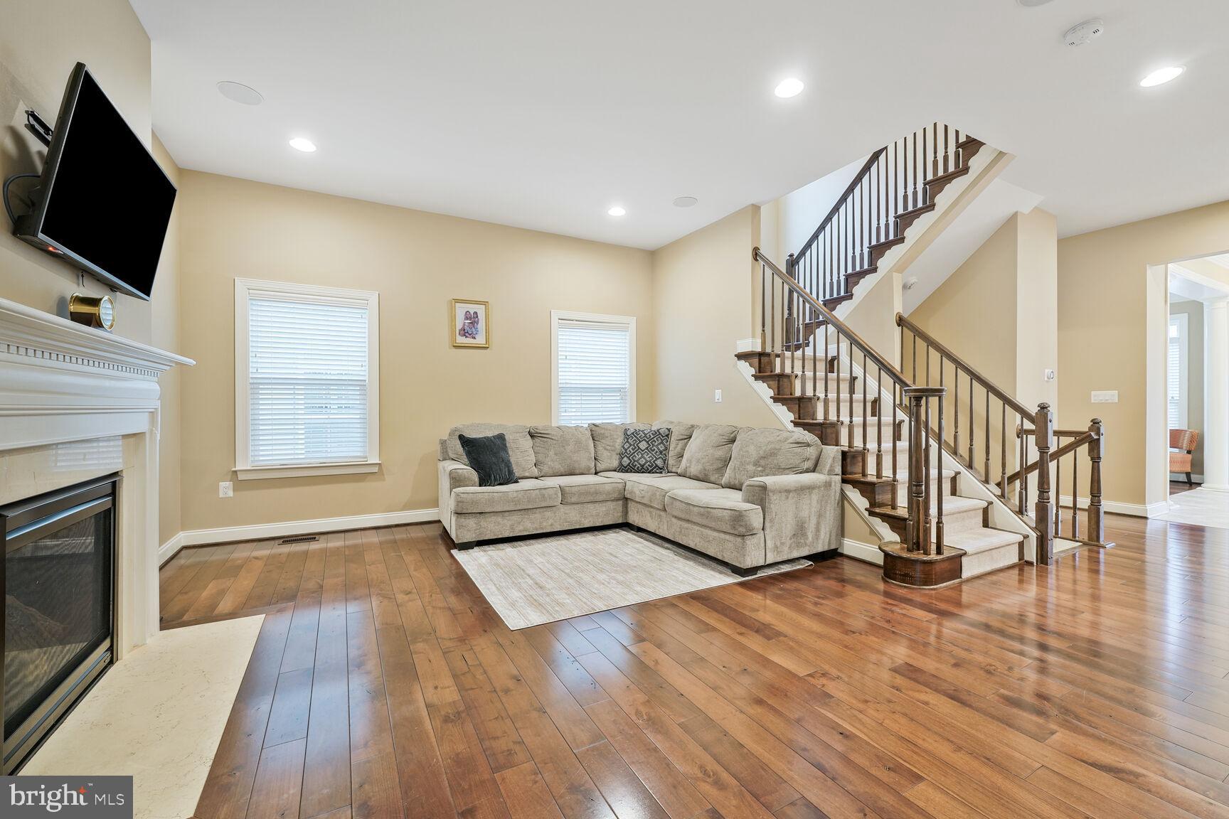 6006 Masondale Road Alexandria, VA 22315 - Photo 7 of 48 Family room