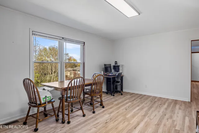 $339,900 | 323 West Ridgecrest Drive, Kingston, TN 37763