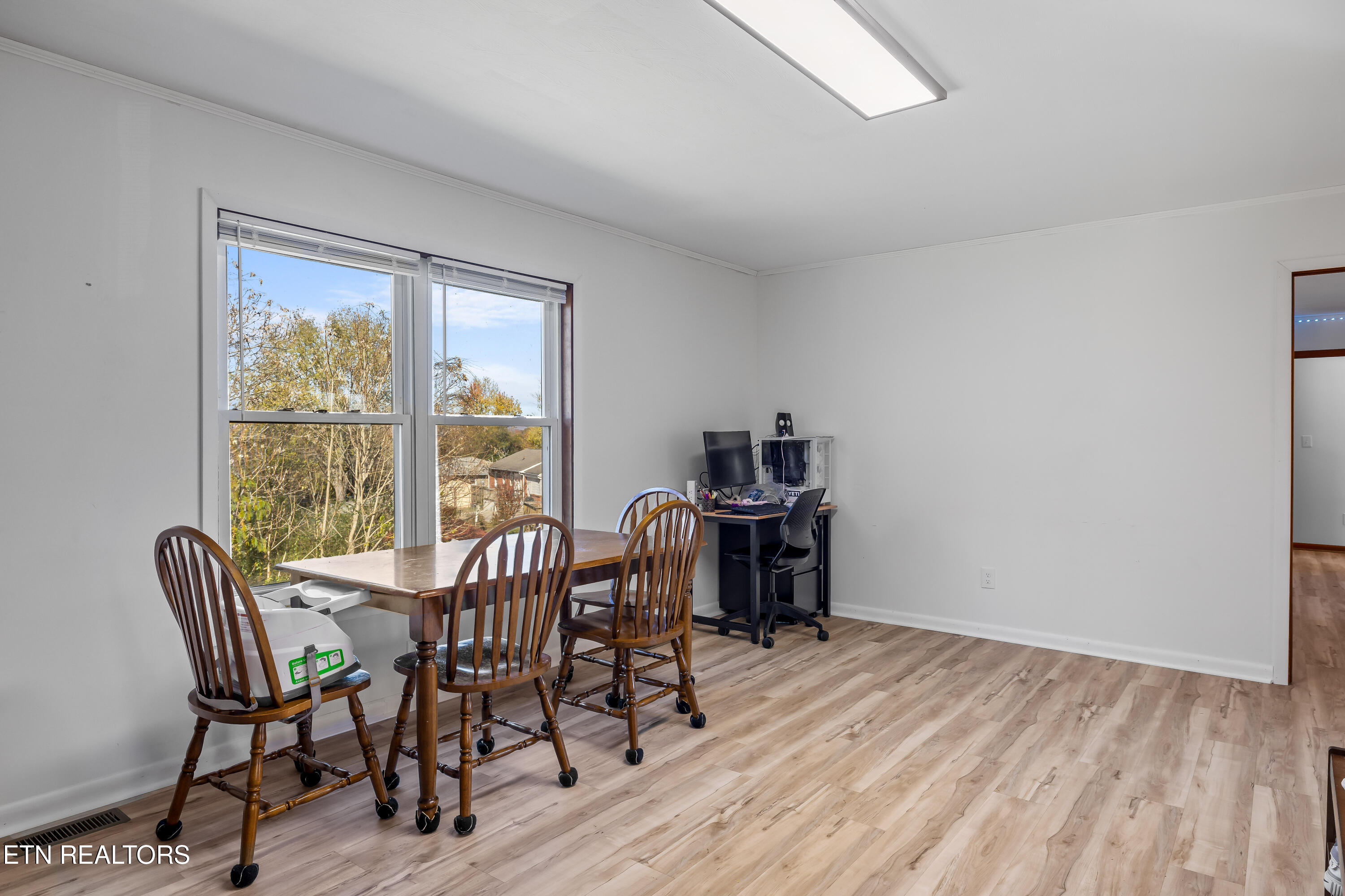 323 West Ridgecrest Drive Kingston, TN 37763 - Photo 12 of 27 323WRidgecrestRd-11