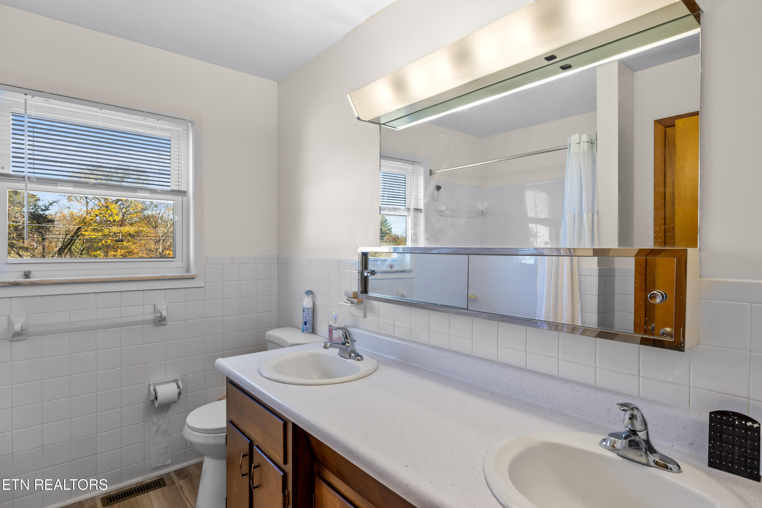 323 West Ridgecrest Drive Kingston, TN 37763 - Photo 20 of 27 323WRidgecrestRd-6