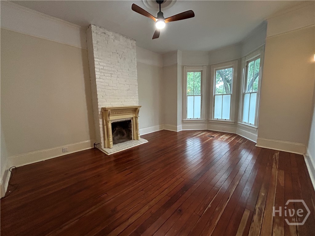 413 East Huntingdon Street, Unit ALOWER Savannah, GA 31401 - Photo 4 of 17 Living Room