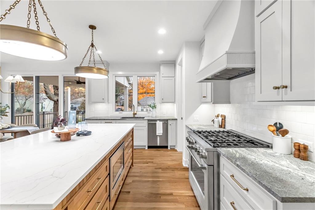 6000 El Monte Street Fairway, KS 66205 - Photo 4 of 36