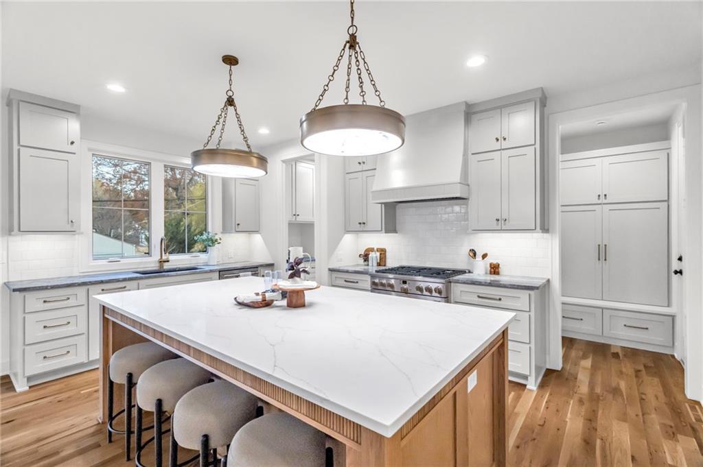 6000 El Monte Street Fairway, KS 66205 - Photo 6 of 36