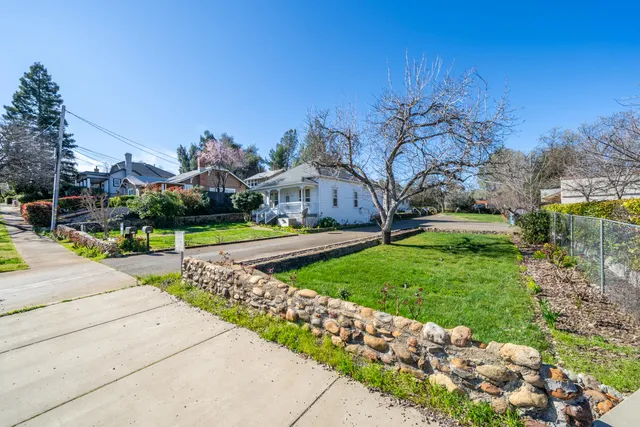 $455,000 | 1144 Willis Street, Redding, CA 96001