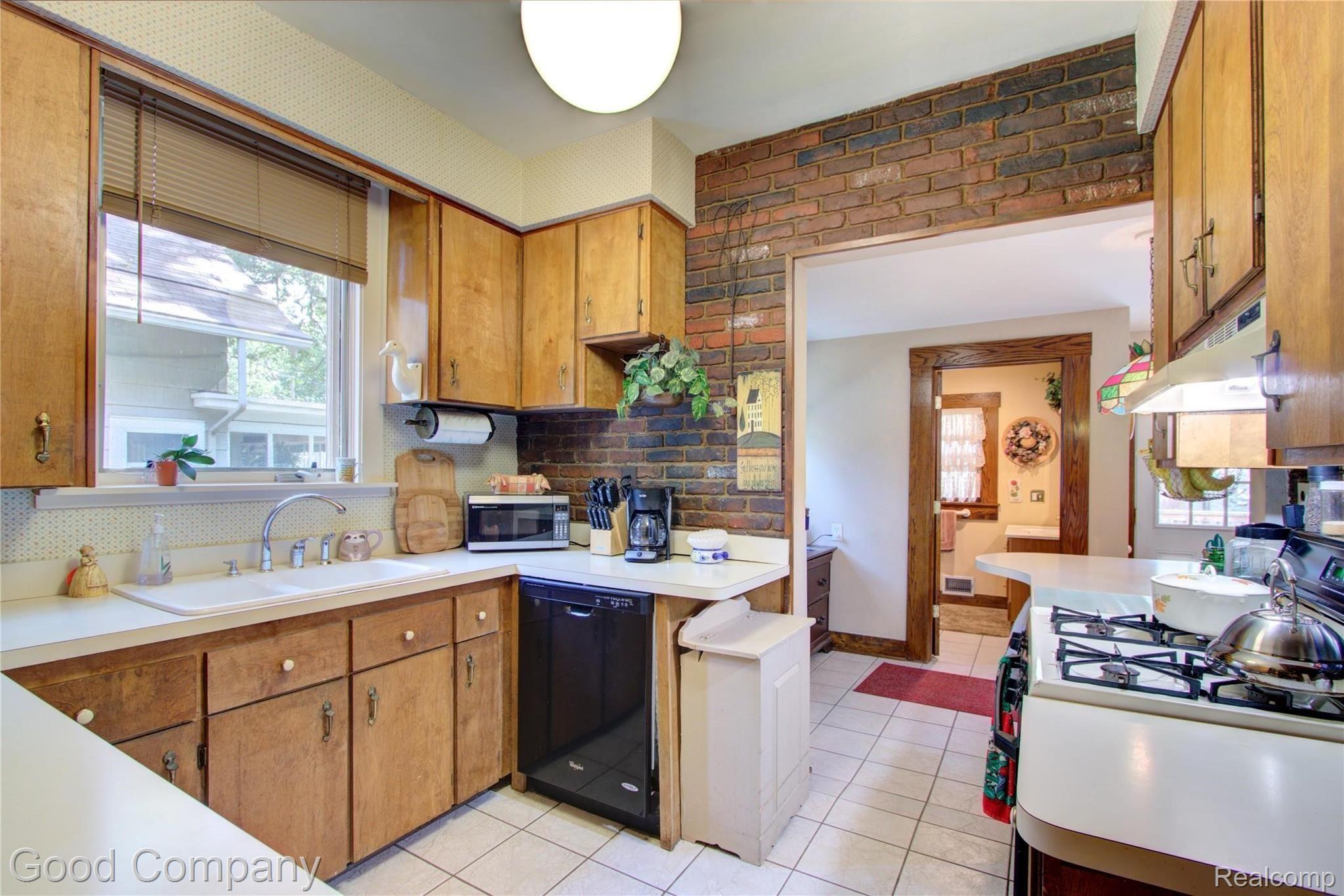 20 Devonshire Road Pleasant Ridge, MI 48069 - Photo 14 of 43 14.jpeg
