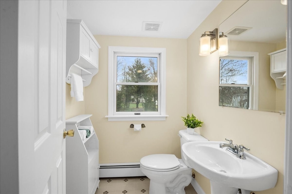 7 Washington Road Northborough, MA 01532 - Photo 19 of 37 Gallery Image 19