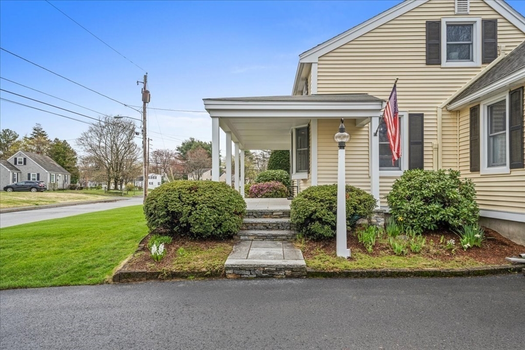 7 Washington Road Northborough, MA 01532 - Photo 3 of 37 Gallery Image 3