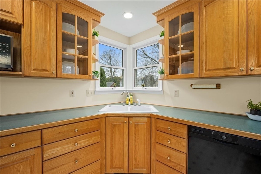 7 Washington Road Northborough, MA 01532 - Photo 8 of 37 Gallery Image 8