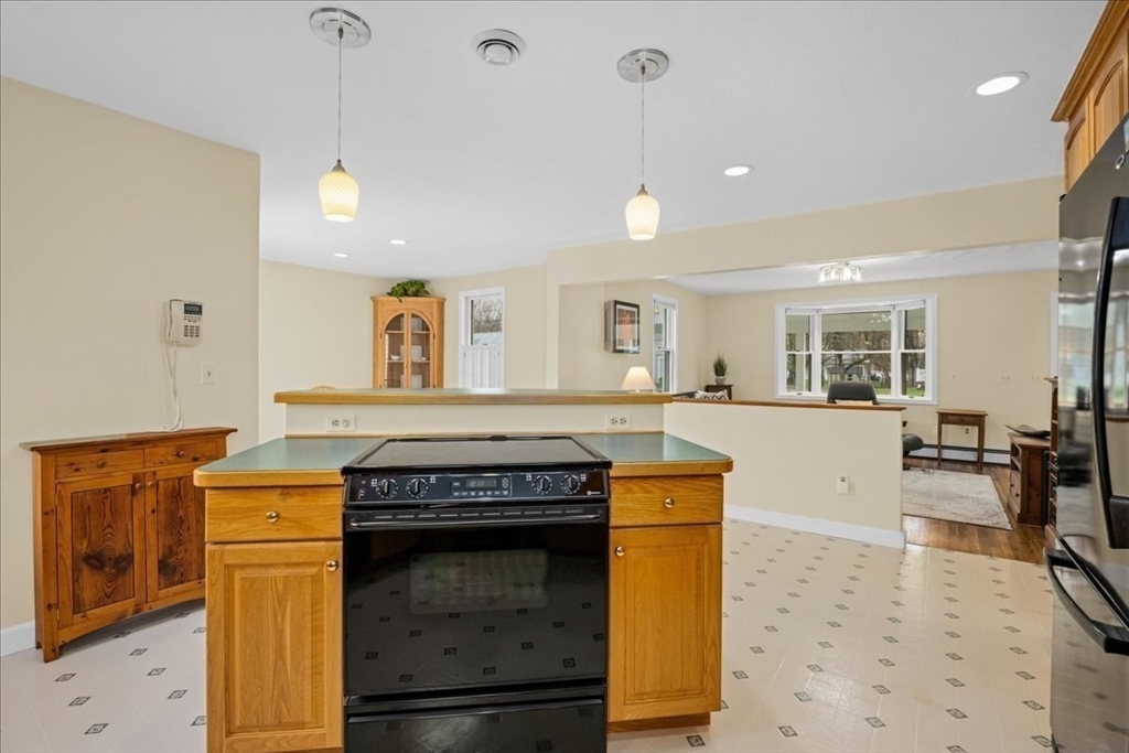 7 Washington Road Northborough, MA 01532 - Photo 9 of 37 Gallery Image 9