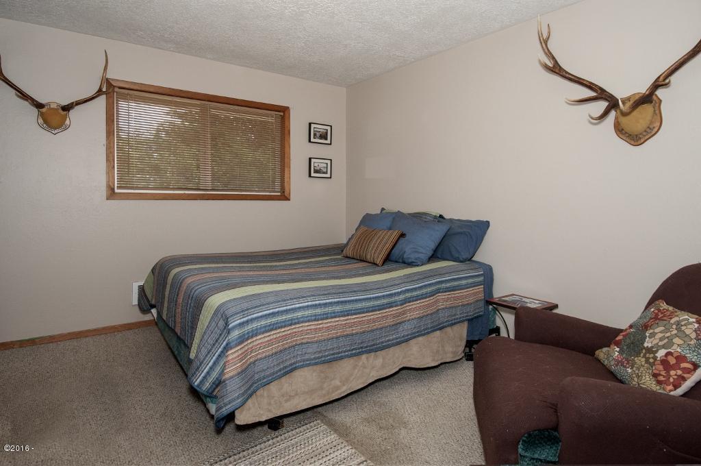 316 Old River Road Northeast Siletz, OR 97380 - Photo 21 of 37 Bedroom 1 - View 1 (1024x680)