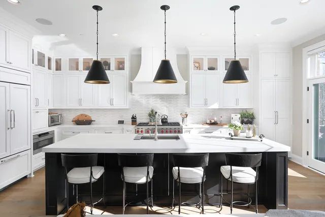 $1,649,000 | 932 East Chicago Avenue, Naperville, IL 60540