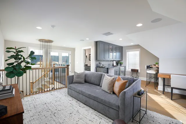 $1,649,000 | 932 East Chicago Avenue, Naperville, IL 60540