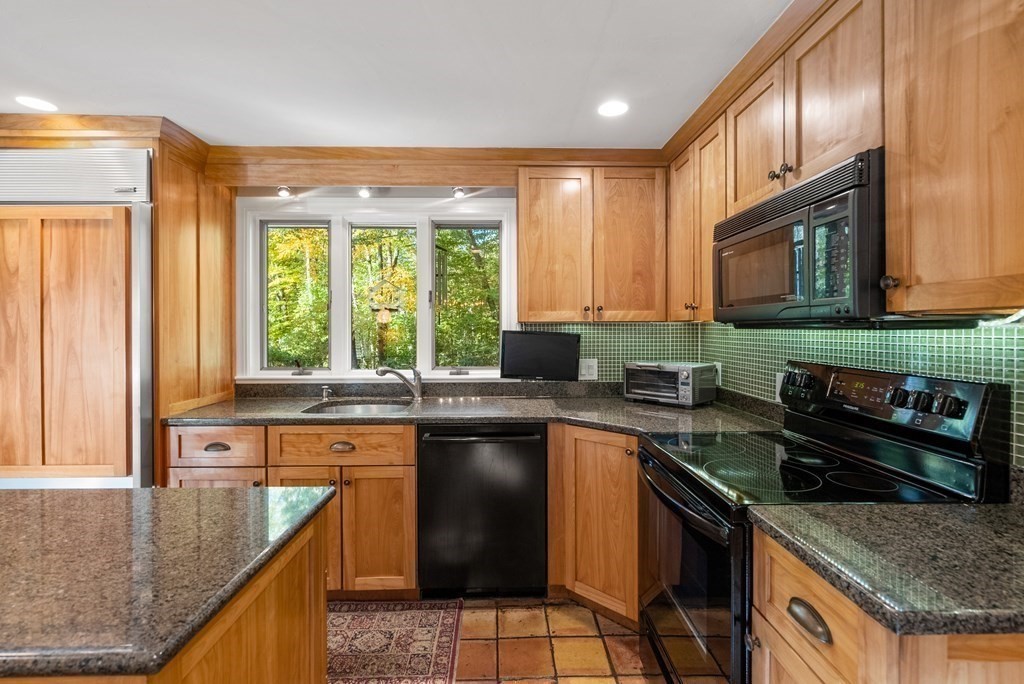 5 Pequot Road Wayland, MA 01778 - Photo 8 of 31 Gallery Image 8