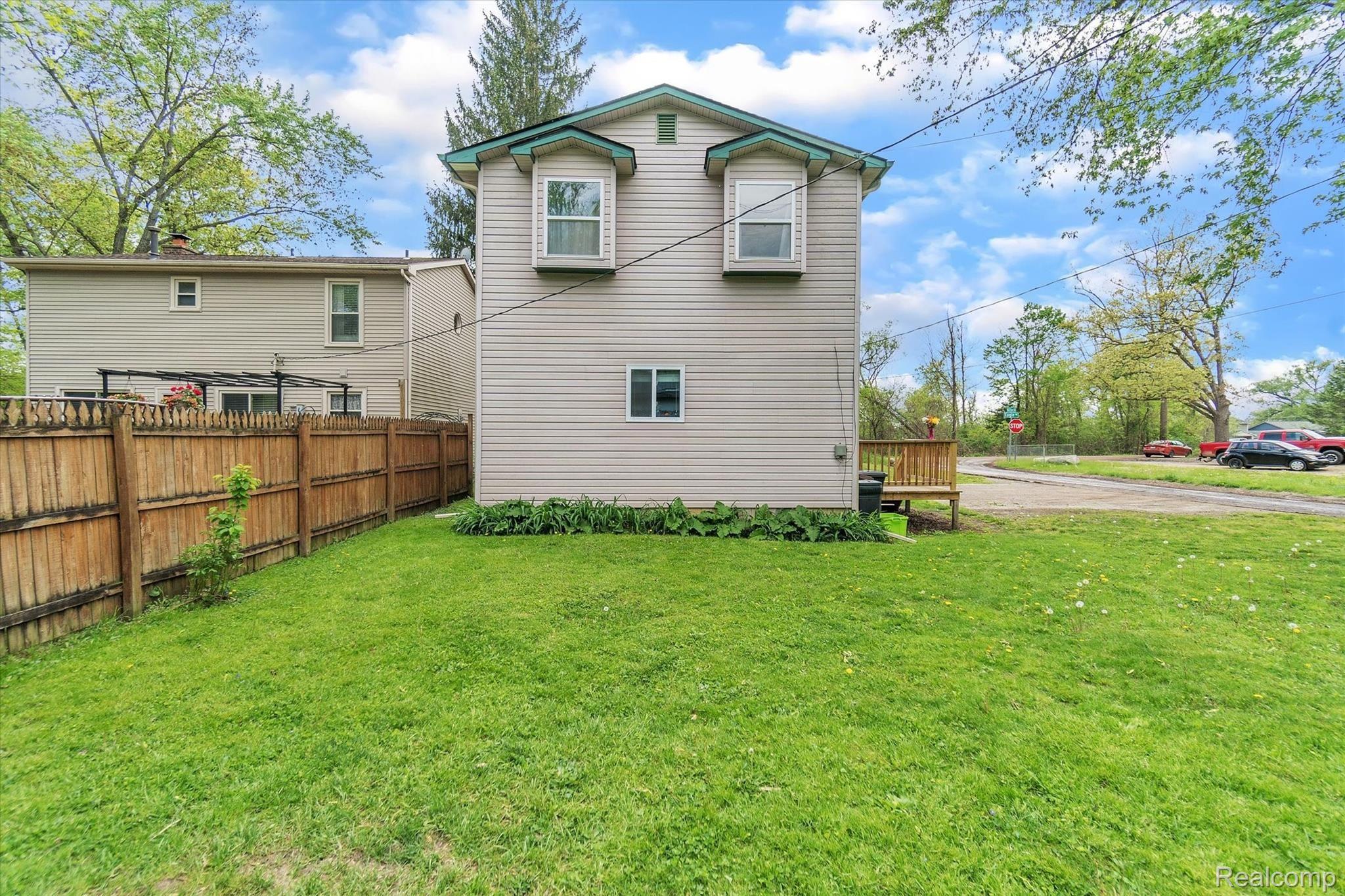 4715 Eagle Road Highland, MI 48356 - Photo 34 of 35 33-4715-Eagle-WindowStill-Real-Estate-Photography-33.jpg