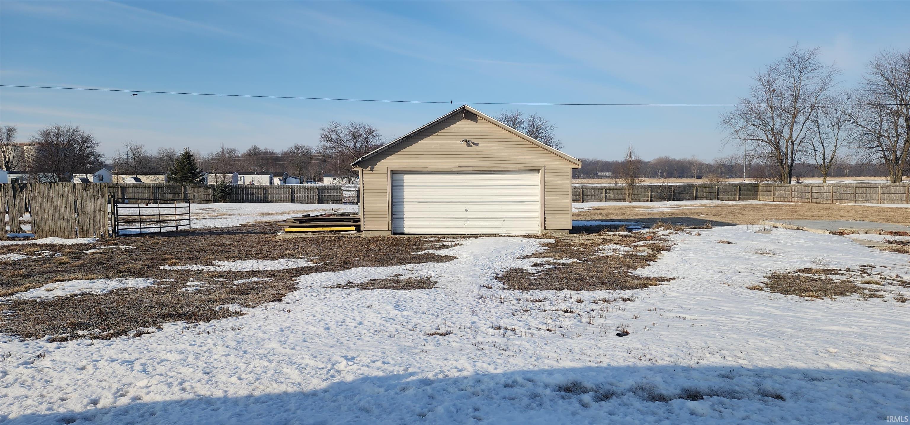 7452 North Monmouth Road Decatur, IN 46733 - Photo 4 of 5 Gallery Image 4