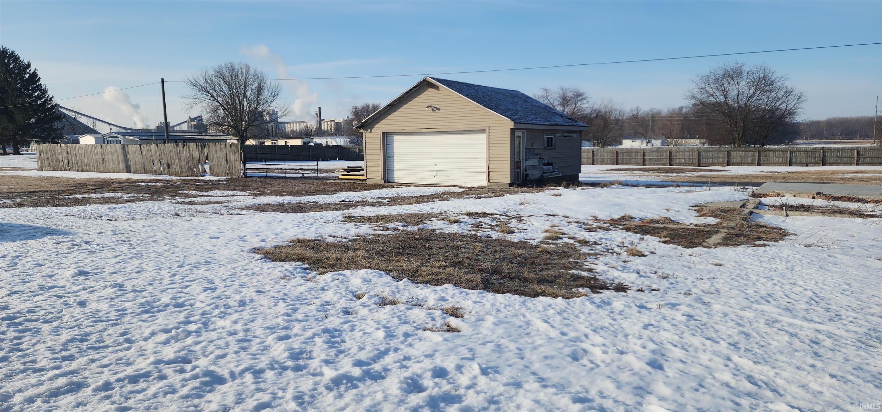 7452 North Monmouth Road Decatur, IN 46733 - Photo 5 of 5 Gallery Image 5