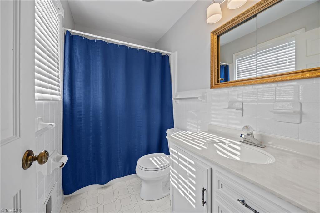 2815 St Regis Road Greensboro, NC 27408 - Photo 20 of 43