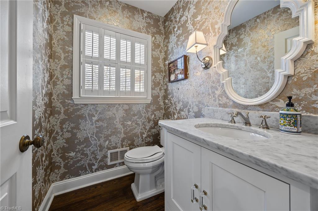 2815 St Regis Road Greensboro, NC 27408 - Photo 7 of 43